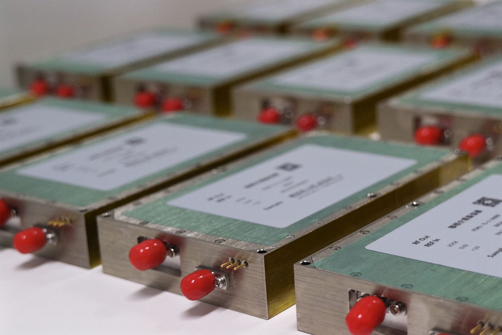 PDRO锁相介质振荡器